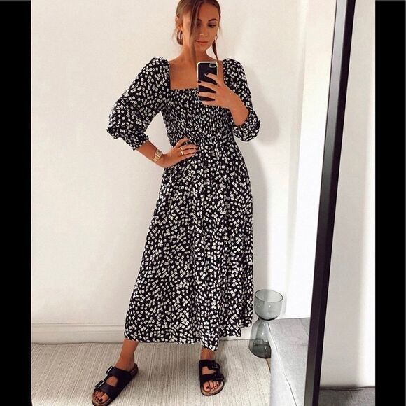 H&M Smock-detail Puff Sleeve Dress Bloggers fav - Picture 1 of 16
